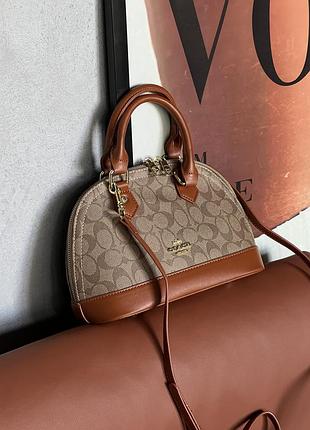 Женская сумка coach mini sierra satchel бежевая через плече кросс боди коуч