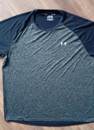 Брендовая футболка under armour.
