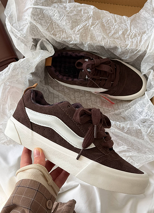 Knu skool brown white