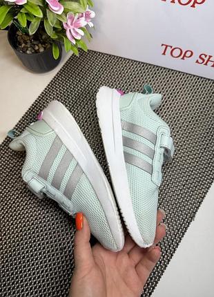 Оригінальні кросівки adidas 4