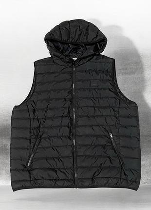 Безрукавка с капюшоном из коллекции jack &amp; jones.
