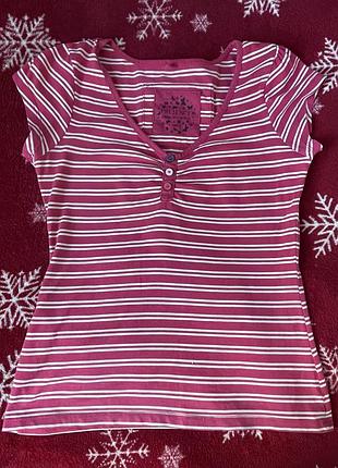 Футболка у смужку з ґудзиками рожева
