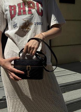 Сумка ysl gaby vanity lacquered leather shoulder bag black