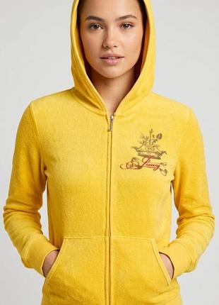 Juicy couture зип-худи, олимпийка, толстовка с капюшоном на молнии, кофта велюровая желтая в очень хорошем состоянии.
juicy couture зип-худи,олимпийка