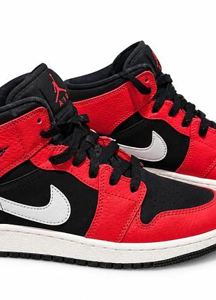Кросівки nike air jordan червоно-чорні, розмір 38