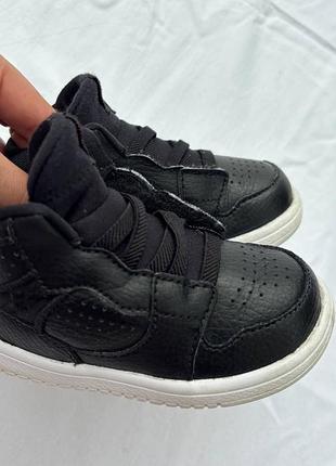 Дитячі чорні кросівки jordan access td 6
