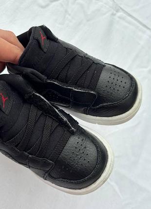 Дитячі чорні кросівки jordan access td 7