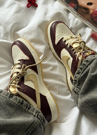 Sb dunk lx white maroon 7