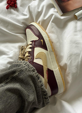 Sb dunk lx white maroon 5