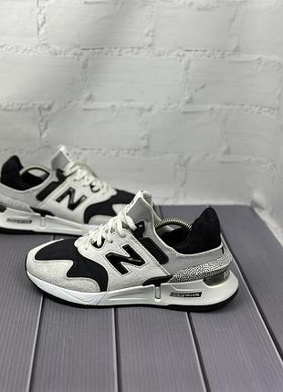 Жіночі кросівки new balance