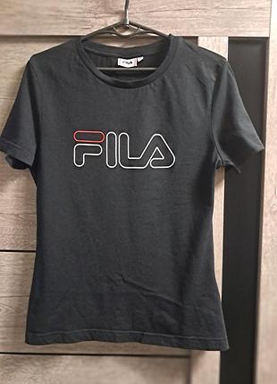 Футболка жіноча fila чорна з логотипом