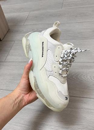 Кросівки жіночі balenciaga triple s білі, розмір 39