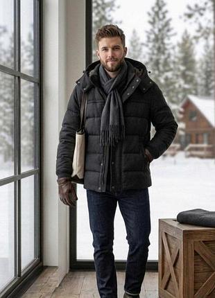 Пуховик мужской бренда uniqlo из пуха и перьев (80/20)з акрила и шерсти снаружи с капюшоном и карманами🔥