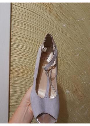 Босоніжки на платформі .р.37/38
even&odd 5
