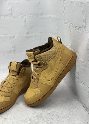 Жіночі черевики nike 4
