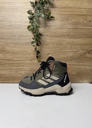 Дитячі зимові черевики adidas terrex розмір 29