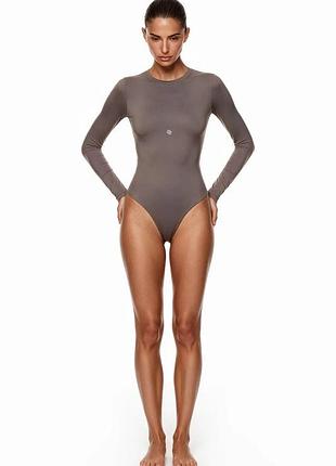 Urbanshop com ua god save queensбоді жіноче long sleeve crew-neck bodysuit бежеве однотонне gsq-139-371 розміри запитуйте