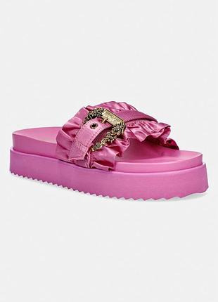 Urbanshop com ua versace jeans coutureшльопанці versace jeans couture колір рожевий на платформі 80va3sm5 zs185 499 розміри