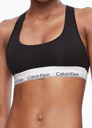 Стильний жіночий  спортивний топ calvin klein modern cotton,розмір l.
в ідеальному стані, нового,без слідів носки.