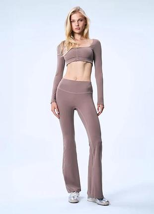 Urbanshop com ua god save queensлеггинсы женские high-waisted bootcut legging коричневые high waist gsq-144-354 размеры запитайте