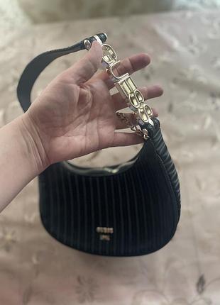 Сумка жіноча guess багет чорна стьобана