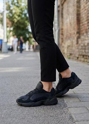 Женские кроссовки adidas