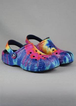 Crocs baya lined tie-dye graphic кроксы зимние сабо шлепанцы тапочки тапки утеплены с принтом m6/w8 /39 р/24-25 см Classic skechers