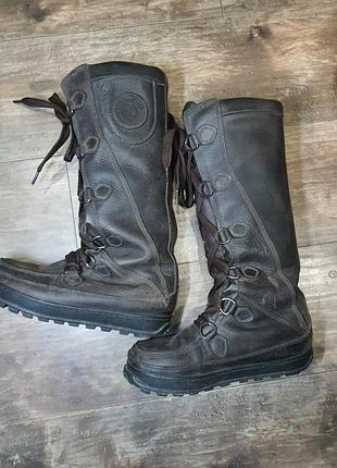Сапоги " timberland " (оригинал )высокие кожаные  утепленые на позднию осень и зиму
сапоги брендированые (фирменое теснение )
размер  41
стелька25