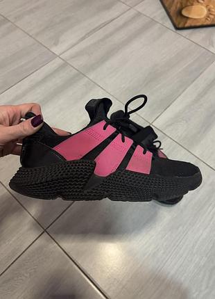 Кросівки жіночі adidas чорно-рожеві