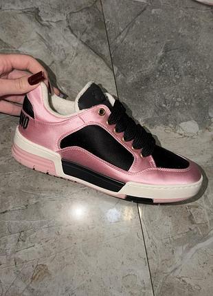 Кроссовки pink moschino, 23.5 см стелька, новые одела 1 раз