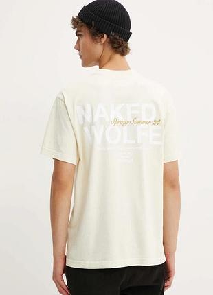 Urbanshop com ua naked wolfeбавовняна футболка naked wolfe чоловіча колір бежевий з принтом classic.tee розміри запитуйте