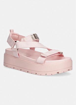 Urbanshop com ua guess босоножки на платформе женские fetta розовые fljftt den03 размеры запитуйте