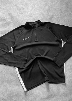 Рашгард nike