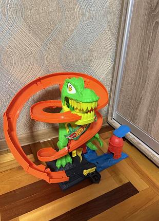Автомобільний трек для хлопчика hot wheels city атака вогняного ти-рекса