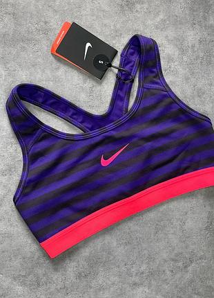 Топ nike новий