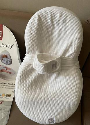 Ергономічний матрац-кокон для новонароджених red castle cocoonababy білого кольору