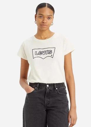 Нейсовірна жіноча футболка від бренду levi’s