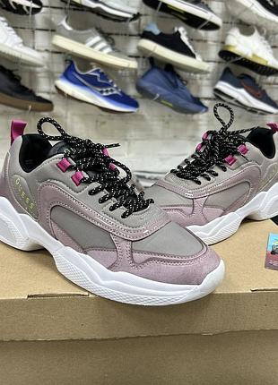 Жіночі кросівки guess fever3 повсякденні замш оригінал бузкові класичні преміальні на осінь весну легкі мʼякі бу 39-40 р на піні спортивні стильні