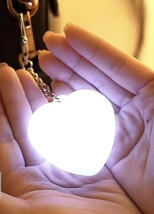 Сенсорний світлодіодний брелок "серце"