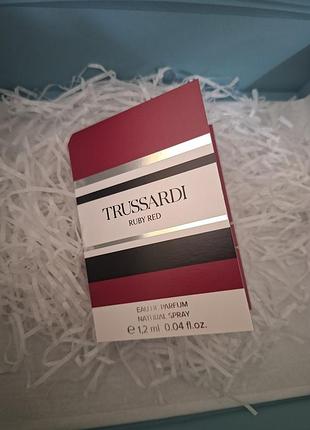 Парфумований пробник trussardi ruby red eau de parfum, 1.2 мл 3