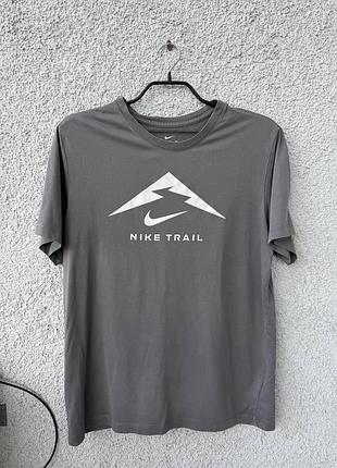 Футболка nike trail