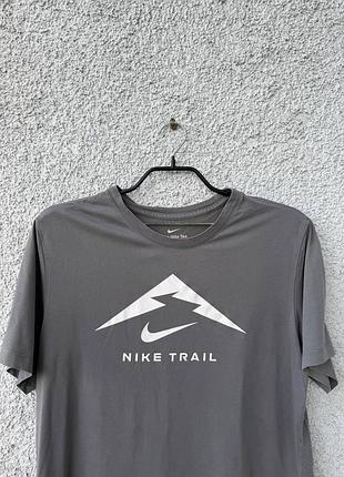 Футболка nike trail 2