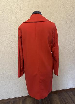 Червоне легке пальто massimo dutti 2