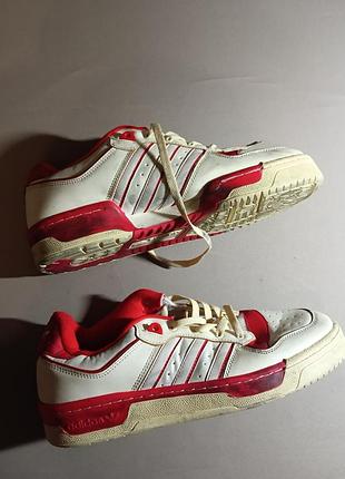 Кросівки чоловічі adidas originals forum low білі з червоним