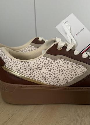 Кросівки tommy hilfiger 4
