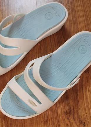 Шлепанцы женские тапочки crocs patricia / swiftwater w10 размер 40-41