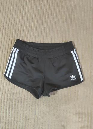 Шорти adidas s-m