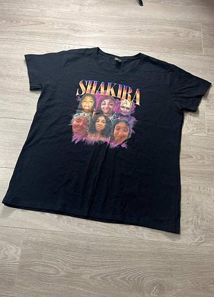 Женская футболка мерч shakira gildan