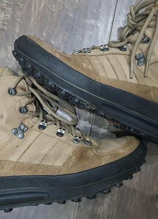Красовки  adidas  snowtrail c lima  proof 
(оригинал р.40) стелька 24.5
состав кожа +мембрана clima  proof
подошва  тракторный протектор