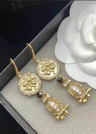 Серьги подвески​ брендовые alexander mcqueen с монетой-клевером и совой люкс качество